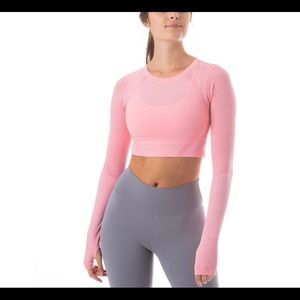NWOT invigorate seamless crop - bubblegum